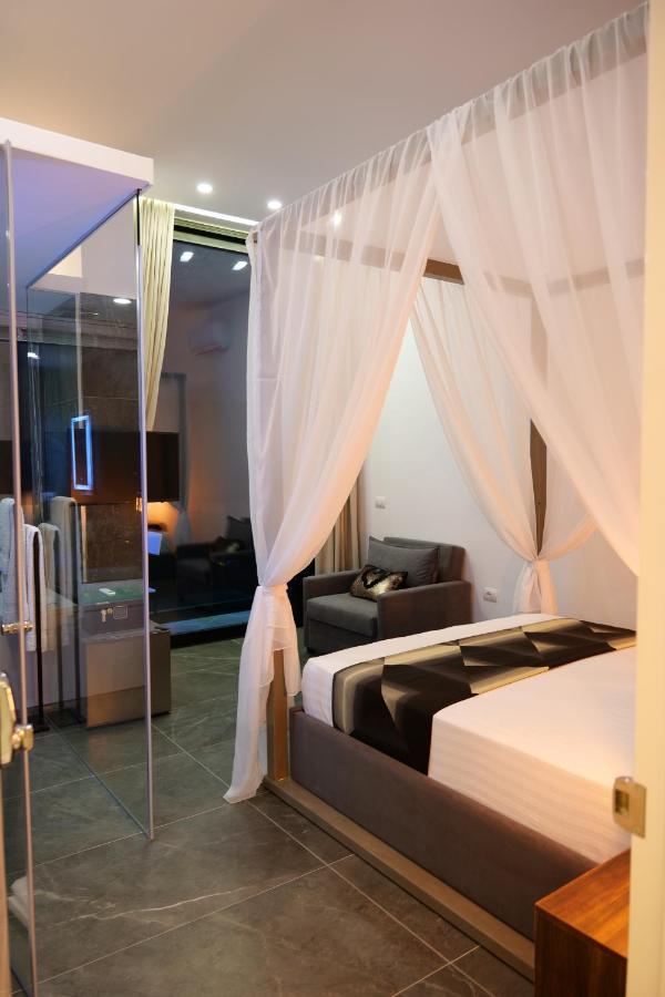 Nili Deluxe Hotel