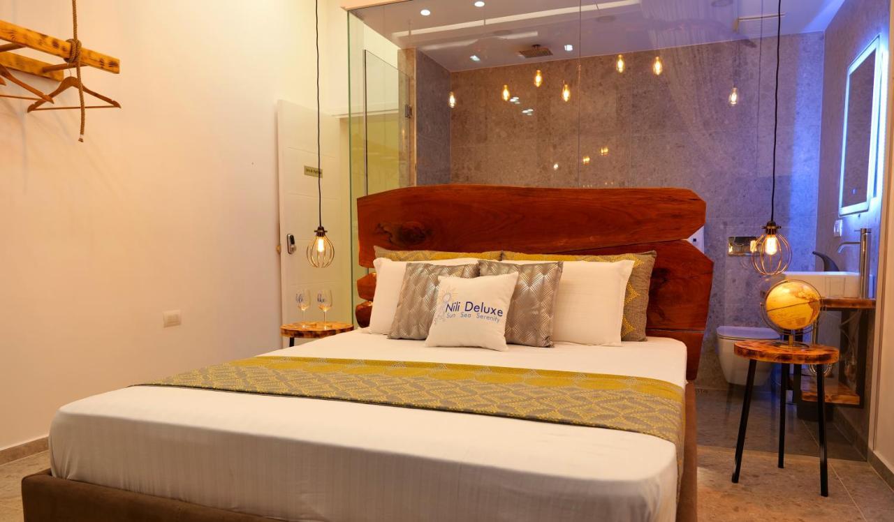 Nili Deluxe Hotel *