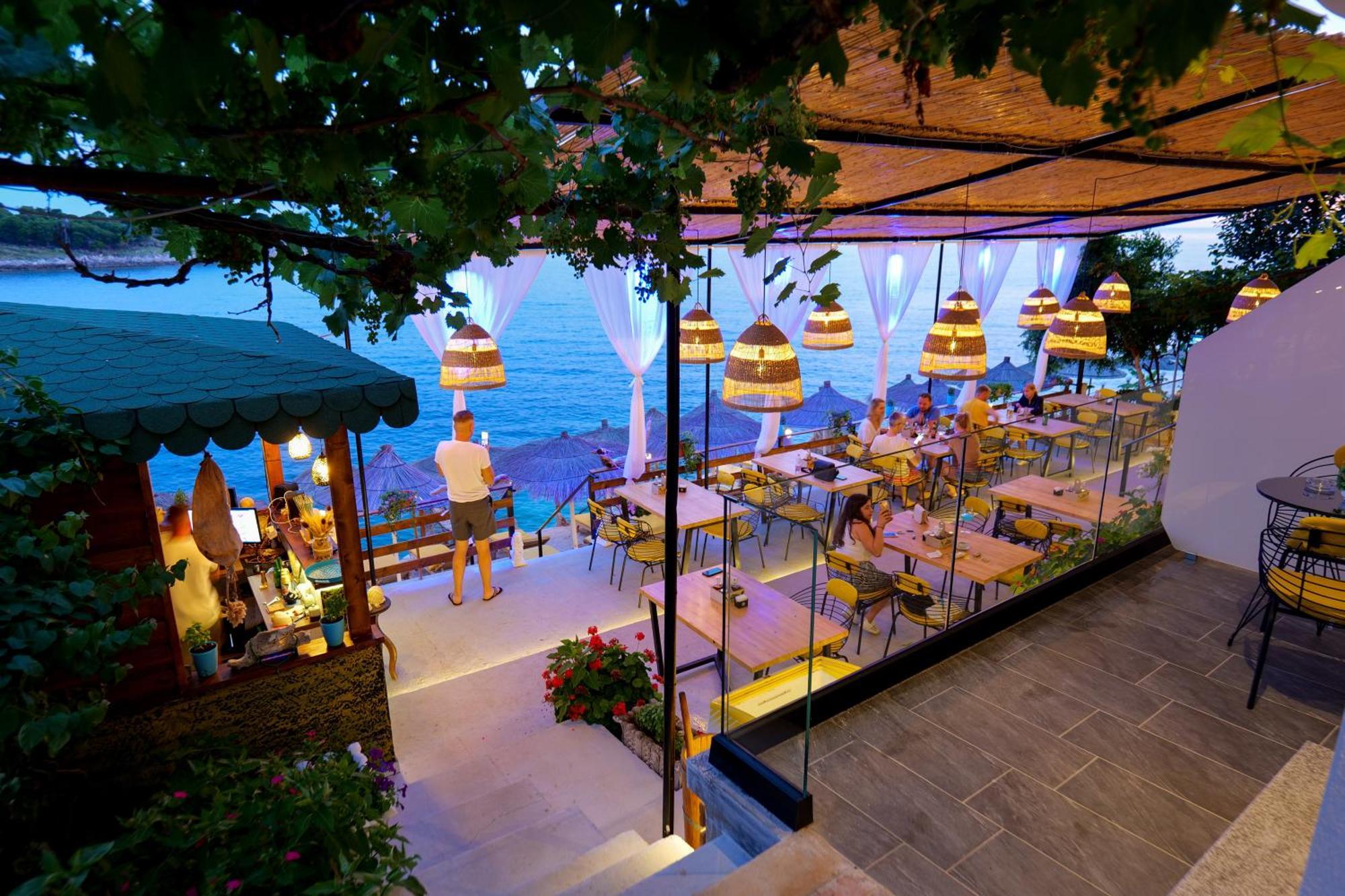Nili Deluxe Sarandë