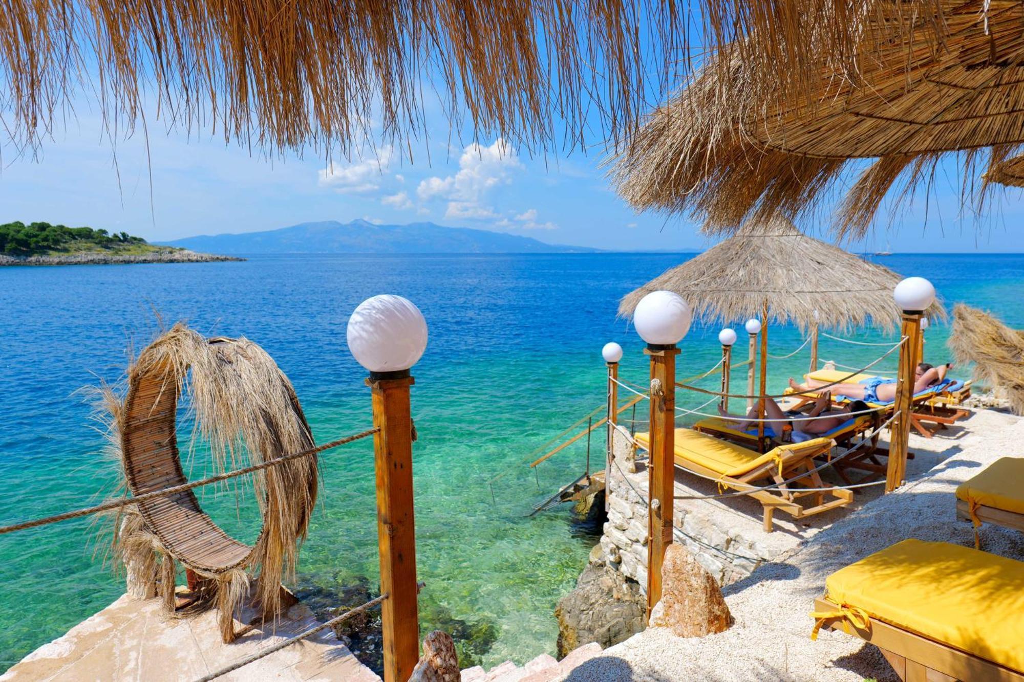 Nili Deluxe Hotel *