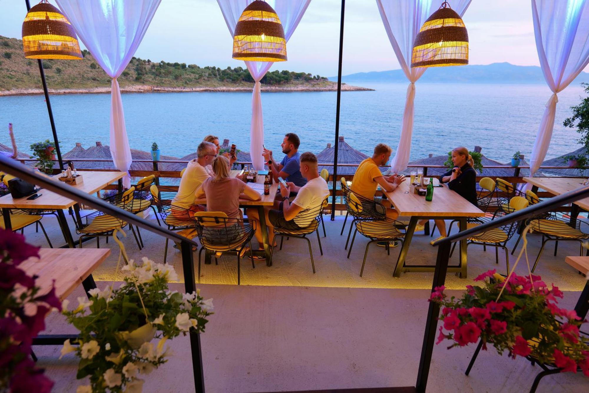 Nili Deluxe Hotel Sarandë